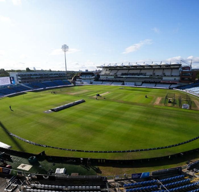 Root Wins Toss and Bowls as All-Seam England Face Pakistan at Headingley